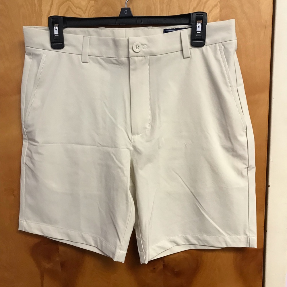 Vineyard Vines Beige Size 32 Men’s Shorts